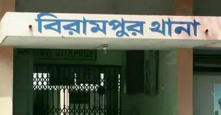 বিরামপুরে মোটরসাইকেল থেকে ছিটকে মা ও শিশু সন্তানের মৃত্যু, স্বামী আহত
